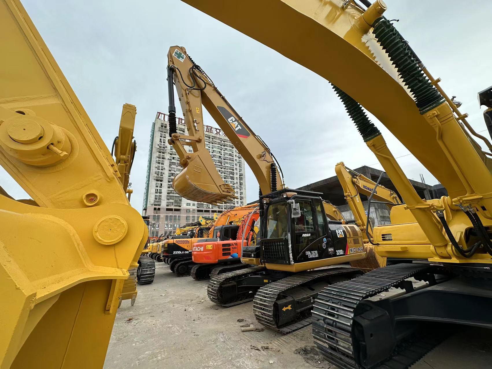 Company's CAT 336 Cat Excavator: Excellence in Machinery