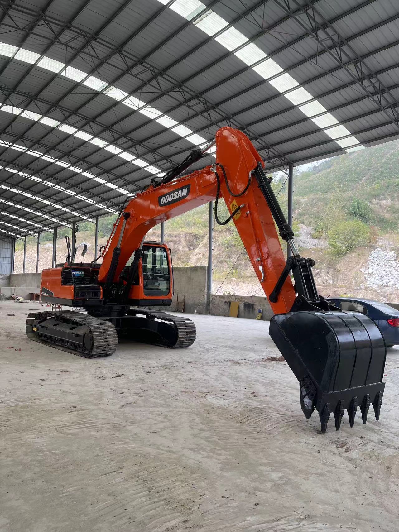 Company's Doosan DX210W Excavator for Sale