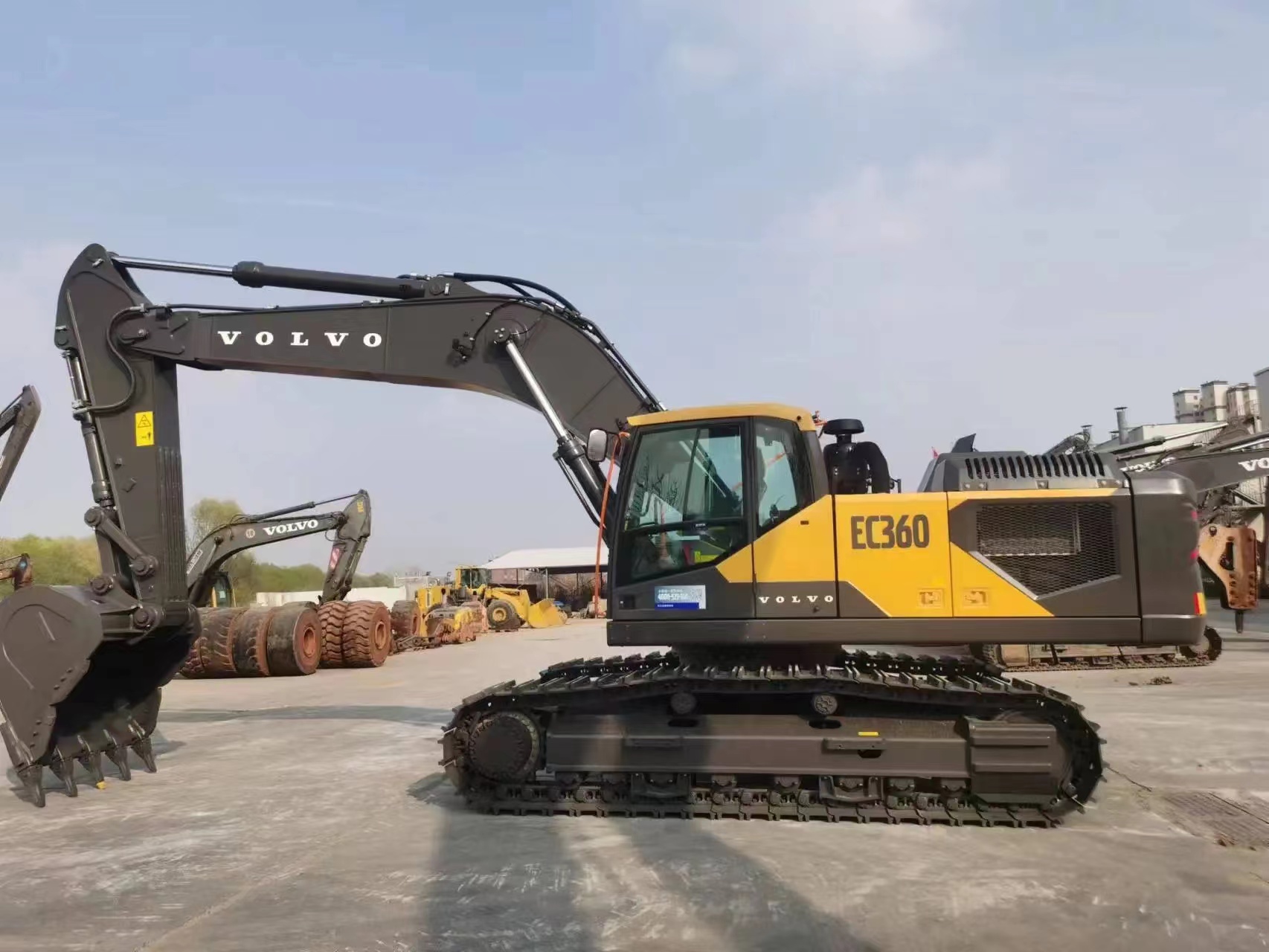 Used VOLVO Excavator 2022 VOLVO EC360