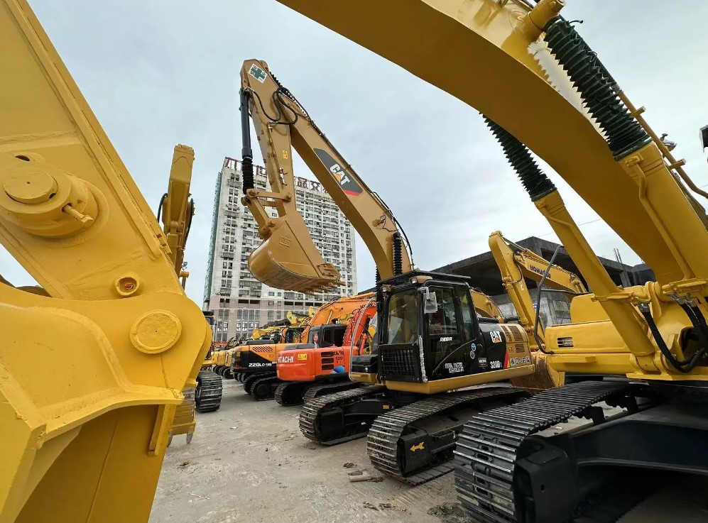 What is the most used excavator?