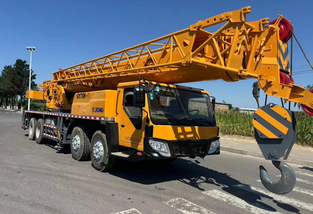 Exploring the World of 40 Ton Cranes