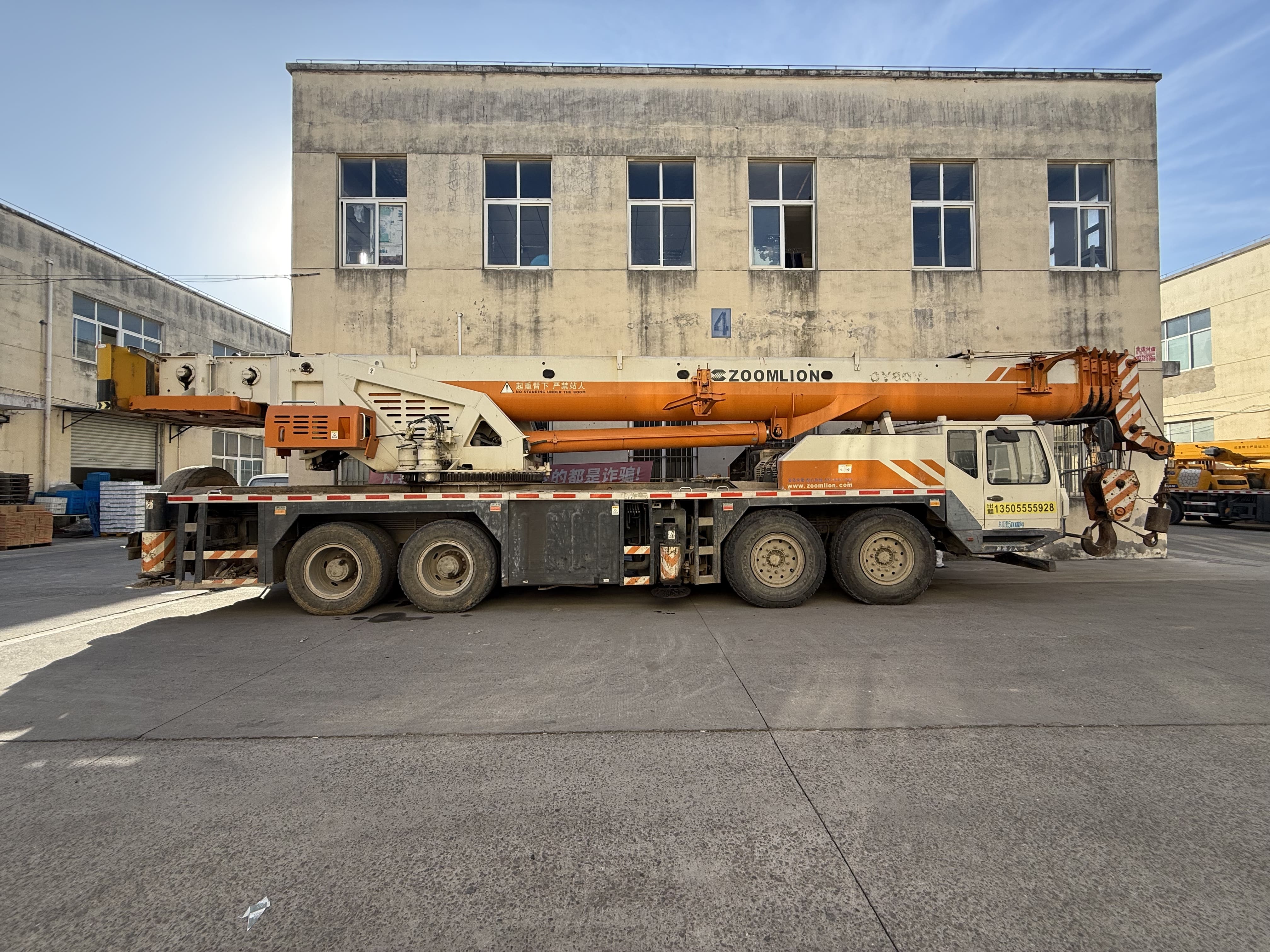 Used Zoomlion mobile crane 2015 ZOOMLION QY80V