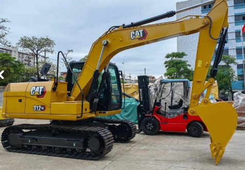 How do I find a reliable supplier for used Caterpillar excavators?